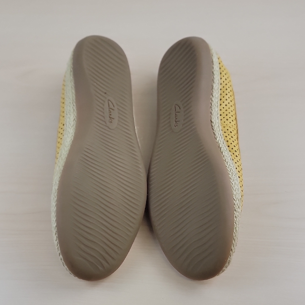 Clarks Mustard Perforated Flats - Picture 12 of 12